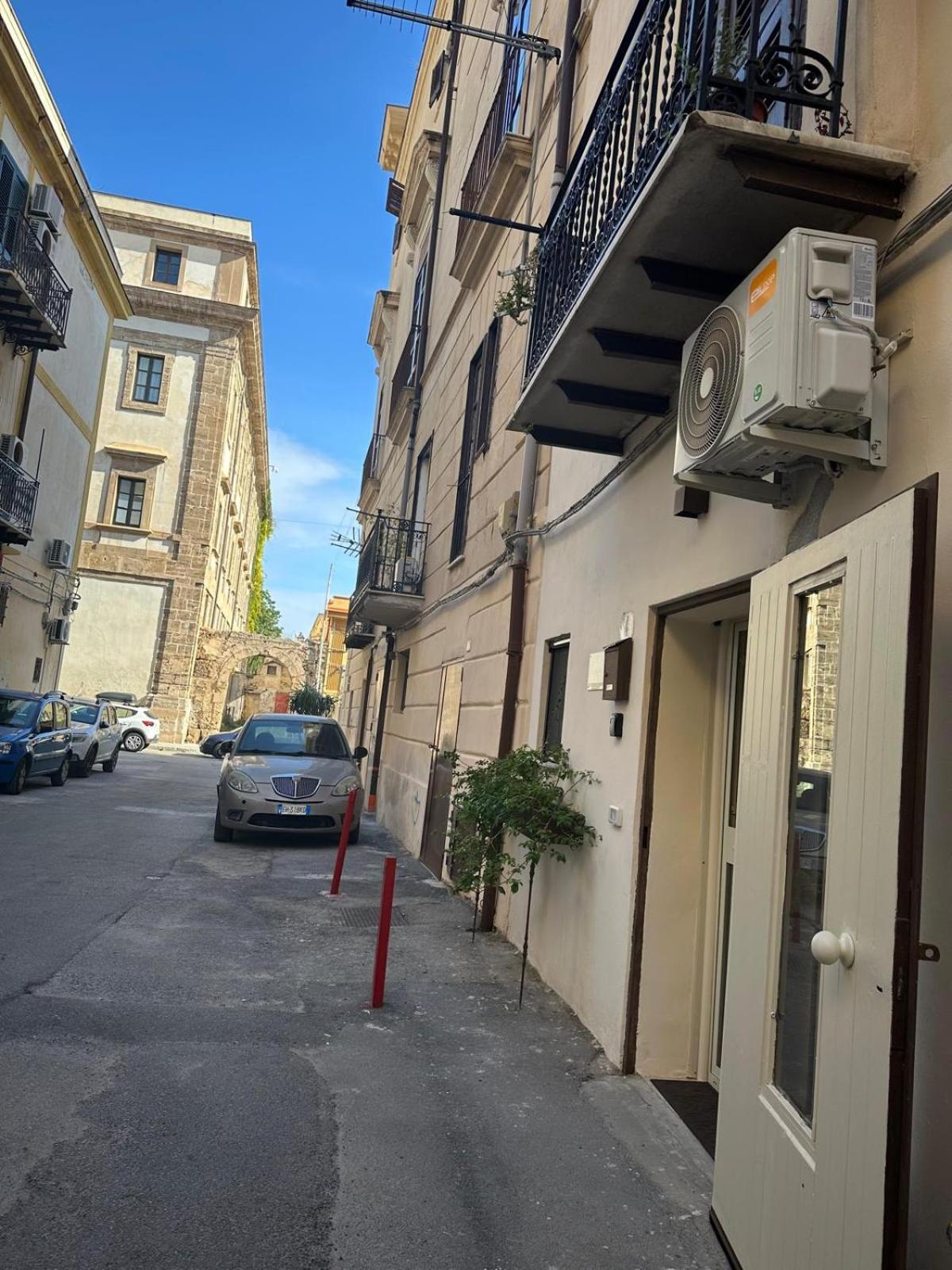 Apartment Scillo House